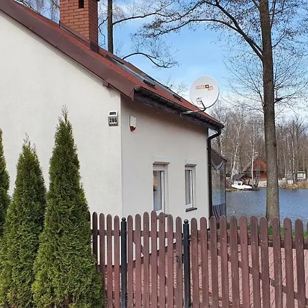 Dom Letniskowy Nad Jeziorem-rokitki Holiday home *