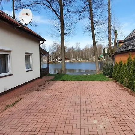 Dom Letniskowy Nad Jeziorem-rokitki Holiday home