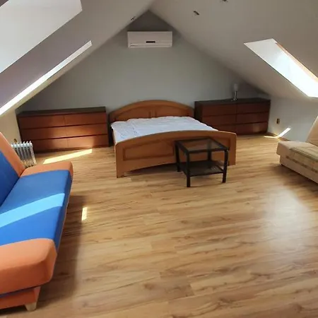 Dom Letniskowy Nad Jeziorem-rokitki Holiday home Rokitki (Legnica)